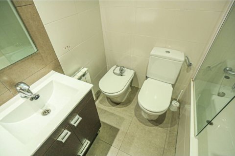 Apartamento de 3 dormitorios en venta en Cataluña, Spain № 7288 - foto 8