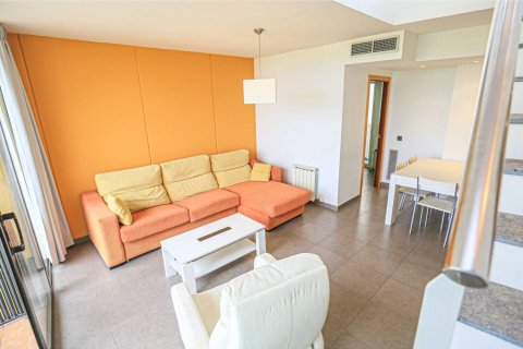 Apartamento de 3 dormitorios en venta en Cataluña, Spain № 7288 - foto 19
