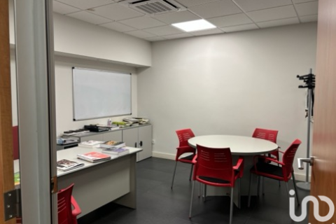 Propiedad comercial de 548 m² en venta en Barcelona, Cataluña, Spain № 4963 - foto 5