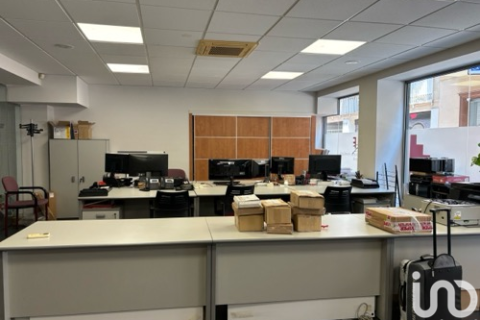 Propiedad comercial de 548 m² en venta en Barcelona, Cataluña, Spain № 4963 - foto 9