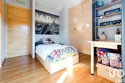 Сasa de 6 dormitorios en venta en Castellví de Rosanes, Barcelona, Cataluña, Spain № 4964 - foto 21