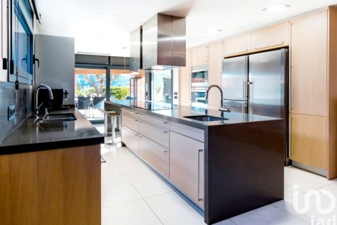 Сasa de 6 dormitorios en venta en Castellví de Rosanes, Barcelona, Cataluña, Spain № 4964 - foto 13