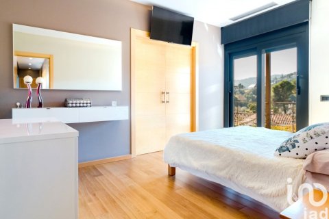 Сasa de 6 dormitorios en venta en Castellví de Rosanes, Barcelona, Cataluña, Spain № 4964 - foto 23