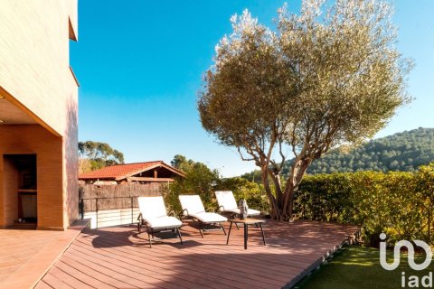 Сasa de 6 dormitorios en venta en Castellví de Rosanes, Barcelona, Cataluña, Spain № 4964 - foto 17
