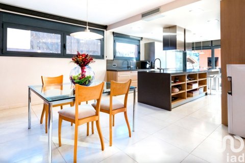 Сasa de 6 dormitorios en venta en Castellví de Rosanes, Barcelona, Cataluña, Spain № 4964 - foto 12