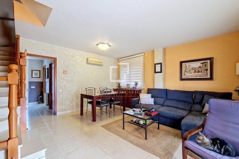 Купить виллу в Кубельес, Испания с 3 спальни, 174м², № 8730 - фото 2