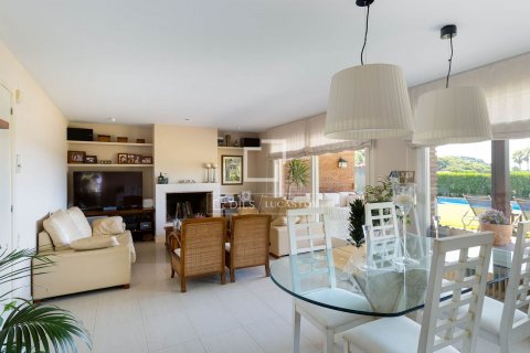 Villa de 4 dormitorios en venta en Sant Vicenc De Montalt, Barcelona, Cataluña, Spain № 8735 - foto 10
