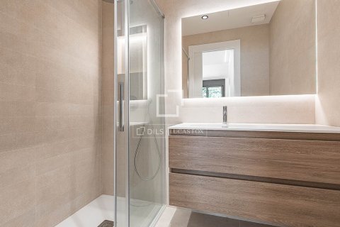 Купить квартиру в Барселона, Испания с 2 спальни, 69м², № 8727 - фото 18