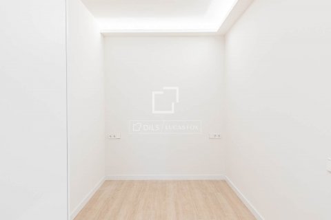 Купить квартиру в Барселона, Испания с 2 спальни, 69м², № 8727 - фото 10