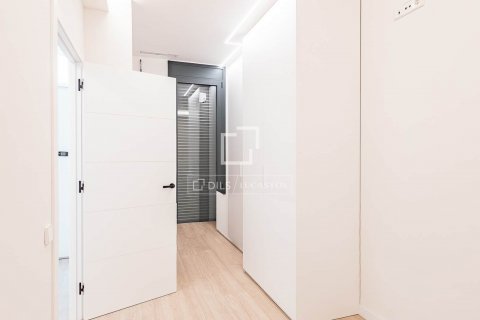 Купить квартиру в Барселона, Испания с 2 спальни, 69м², № 8727 - фото 8