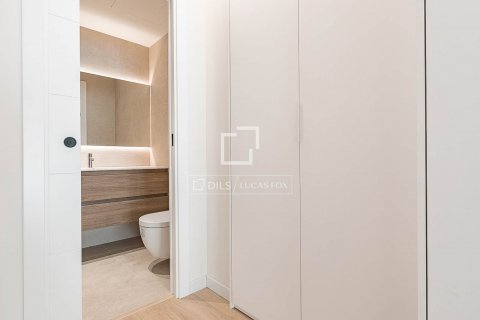 Купить квартиру в Барселона, Испания с 2 спальни, 69м², № 8727 - фото 19