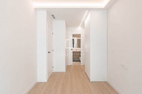 Купить квартиру в Барселона, Испания с 2 спальни, 69м², № 8727 - фото 16