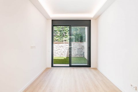 Купить квартиру в Барселона, Испания с 2 спальни, 69м², № 8727 - фото 3