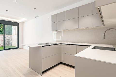 Купить квартиру в Барселона, Испания с 2 спальни, 69м², № 8727 - фото 5