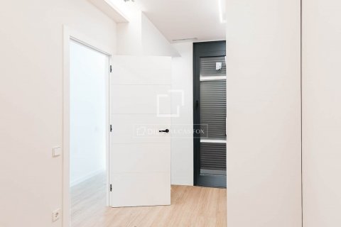Купить квартиру в Барселона, Испания с 2 спальни, 69м², № 8727 - фото 9