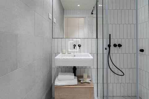Apartamento de 2 dormitorios en venta en Barcelona, Cataluña, Spain № 8731 - foto 30