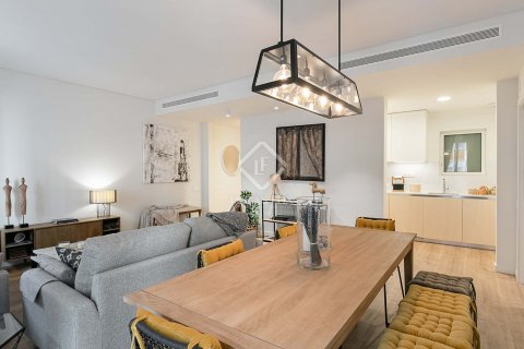 Apartamento de 2 dormitorios en venta en Barcelona, Cataluña, Spain № 8731 - foto 4
