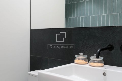 Apartamento de 2 dormitorios en venta en Barcelona, Cataluña, Spain № 8731 - foto 28