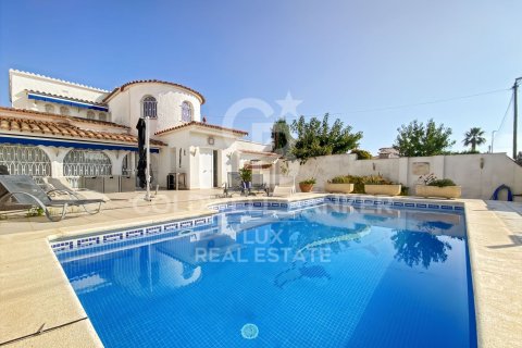 Сasa de 3 dormitorios en venta en Empuriabrava, Gerona, Cataluña, Spain № 5832