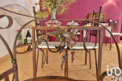 Сasa de 10 dormitorios en venta en Els Guiamets, Tarragona, Cataluña, Spain № 4995 - foto 9
