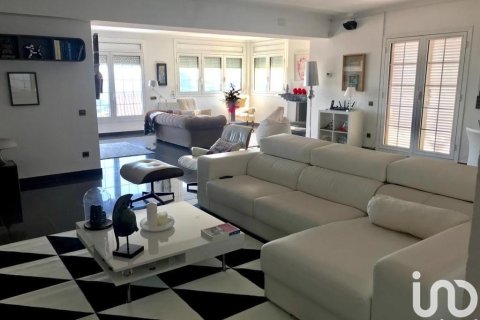4 bedrooms house for sale in Sant Boi de Llobregat, Barcelona, Catalonia, Spain № 4999 - photo 10