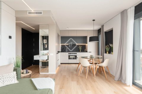 Apartamento de 3 dormitorios en venta en Barcelona, Cataluña, Spain № 4216 - foto 27