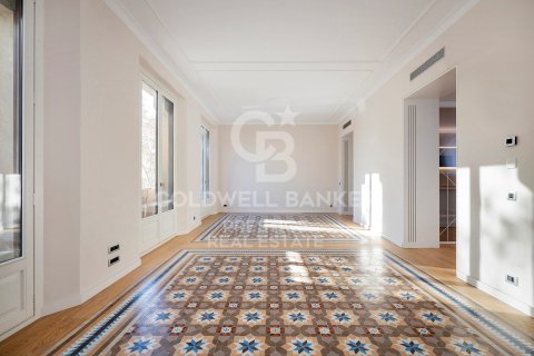 Купить квартиру в Барселона, Испания с 3 спальни, 183м², № 5750 - фото 6