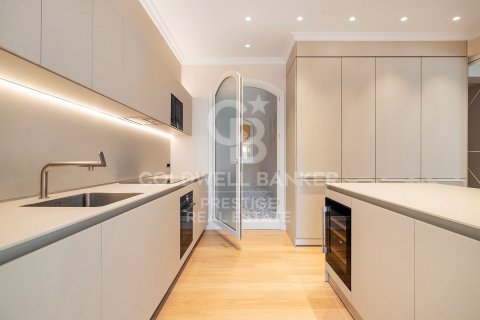 Купить квартиру в Барселона, Испания с 3 спальни, 183м², № 5750 - фото 13