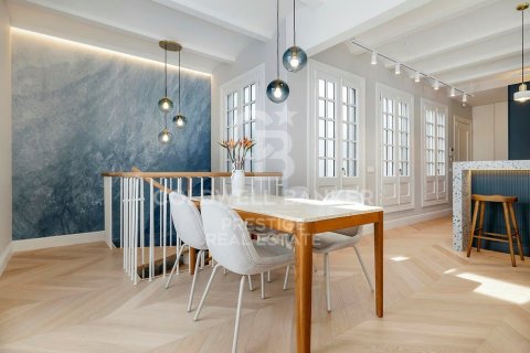 Ático de 3 dormitorios en venta en Barcelona, Cataluña, Spain № 5753 - foto 11