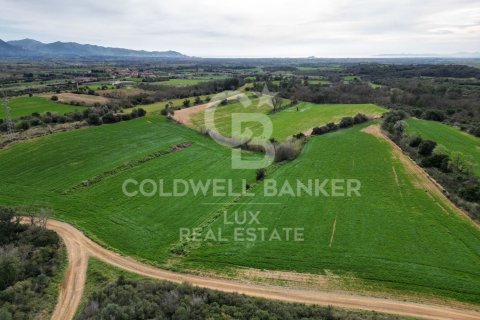 Parcela de 1300000 m² en venta en Garriguella, Gerona, Cataluña, Spain № 5754 - foto 1