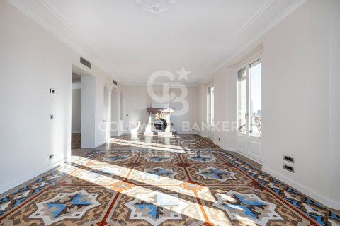 Купить квартиру в Барселона, Испания с 3 спальни, 184м², № 5749 - фото 2