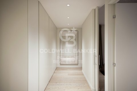 Apartamento de 5 dormitorios en venta en Barcelona, Cataluña, Spain № 5403 - foto 11
