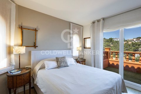 Casa adosada de 4 dormitorios en venta en Begur, Gerona, Cataluña, Spain № 5402 - foto 18