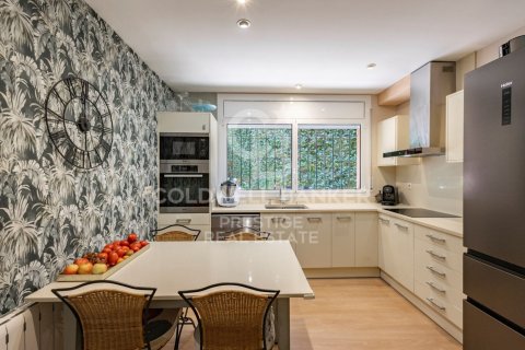 Casa adosada de 4 dormitorios en venta en Begur, Gerona, Cataluña, Spain № 5402 - foto 9