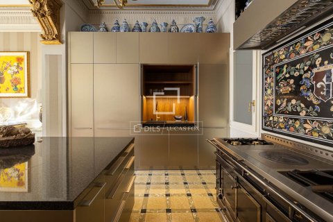 Купить квартиру в Барселона, Испания с 4 спальни, 273м², № 4262 - фото 10