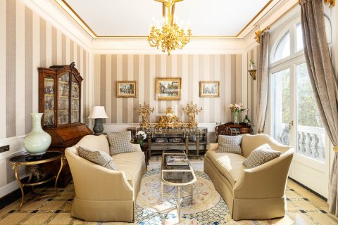Купить квартиру в Барселона, Испания с 4 спальни, 273м², № 4262 - фото 4