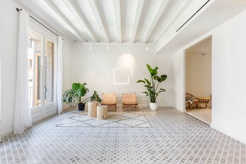 Купить квартиру в Барселона, Испания с 3 спальни, 133м², № 4259 - фото 2