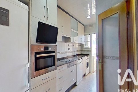 Apartamento de 3 dormitorios en venta en Barcelona, Cataluña, Spain № 7346