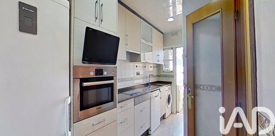 Apartamento de 3 dormitorios en venta en Barcelona, Cataluña, Spain № 7346