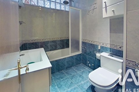 Apartamento de 3 dormitorios en venta en Barcelona, Cataluña, Spain № 7346 - foto 16