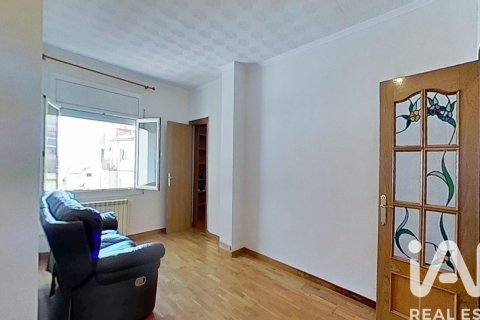 Apartamento de 3 dormitorios en venta en Barcelona, Cataluña, Spain № 7346 - foto 21