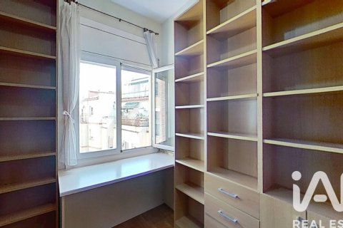 Apartamento de 3 dormitorios en venta en Barcelona, Cataluña, Spain № 7346 - foto 14