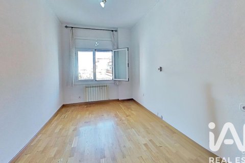 Apartamento de 3 dormitorios en venta en Barcelona, Cataluña, Spain № 7346 - foto 8