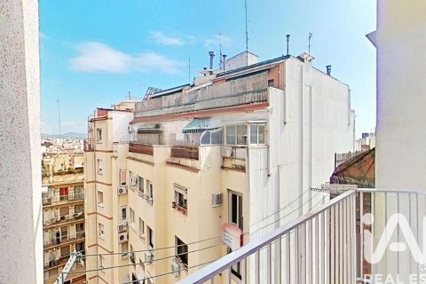 Apartamento de 3 dormitorios en venta en Barcelona, Cataluña, Spain № 7346 - foto 11