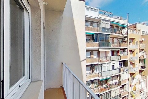Apartamento de 3 dormitorios en venta en Barcelona, Cataluña, Spain № 7346 - foto 10