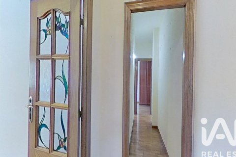 Apartamento de 3 dormitorios en venta en Barcelona, Cataluña, Spain № 7346 - foto 3