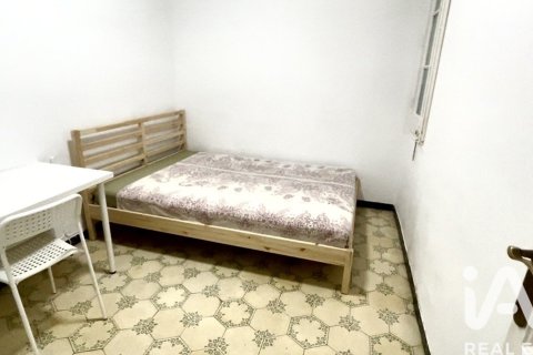 Купить квартиру в Барселона, Испания с 4 спальни, 75м², № 7342 - фото 2