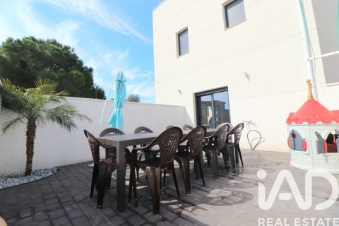 Купить коммерческую недвижимость в Мон-Риг-дель-Камп, Испания 667м², № 7344 - фото 8