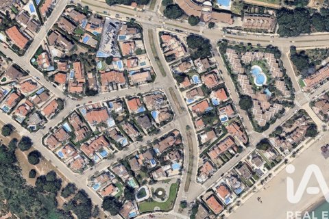 Купить коммерческую недвижимость в Мон-Риг-дель-Камп, Испания 667м², № 7344 - фото 3