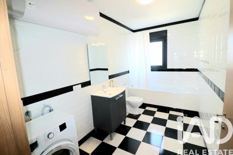 Купить коммерческую недвижимость в Мон-Риг-дель-Камп, Испания 667м², № 7344 - фото 11